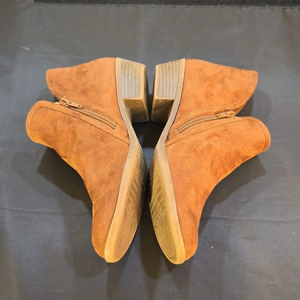 SO LOW BLOCK-HEEL SLIP-ON STYLE BOOTIE